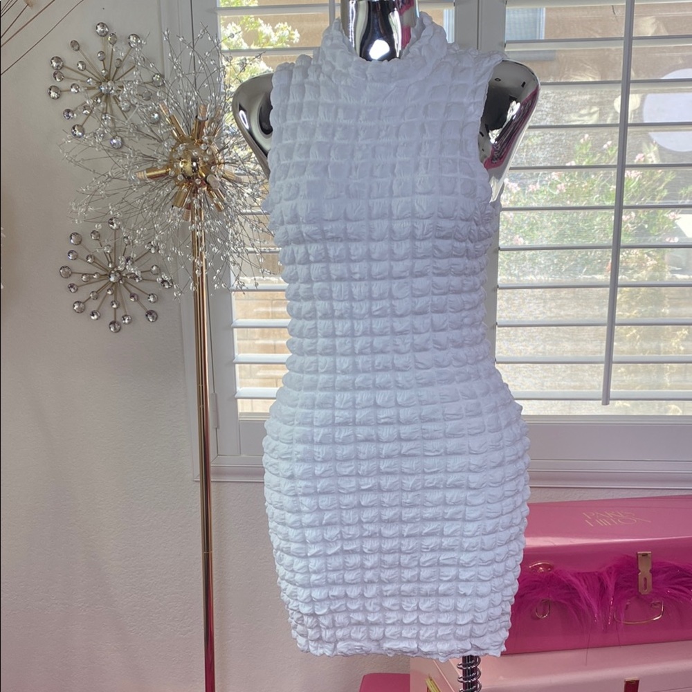Luxe Grid Textured Stretch Dress – White